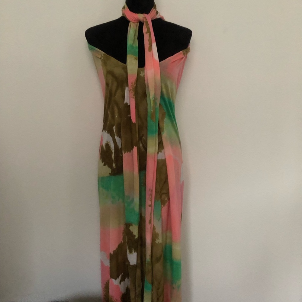 One of a Kind Resort Wear Maxi Dress - Picture 14 of 14